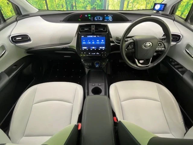 Toyota PRIUS S　ツーリングセレクション photo 2