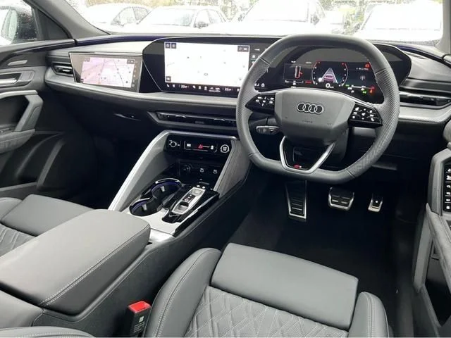 Audi AUDI Q5 TFSIクワトロ150kW　アドバンスド photo 2