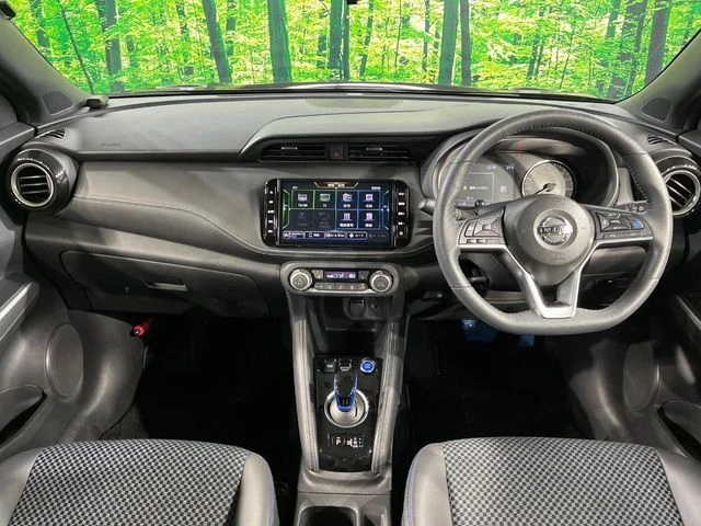 Nissan KICKS X photo 2