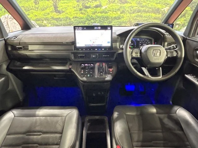 Honda STEPWAGON e:HEV SPADA プレミアムライン photo 2