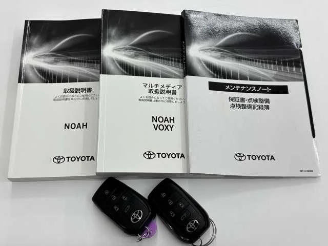 Toyota NOAH HYBRID S−Z photo 3