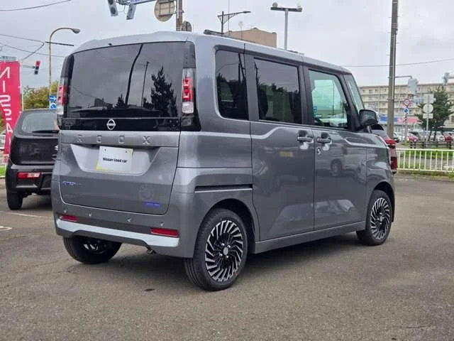 Nissan ROOX 4WD オーテックラインターボプロパイロットEd photo 2