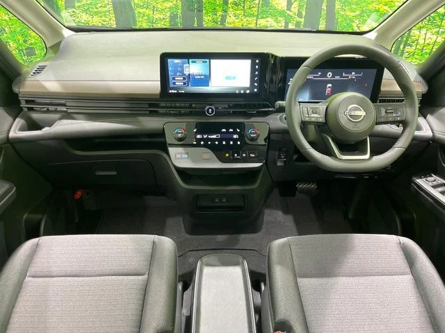 Nissan SERENA WG e−POWER　ハイウェイスター　V photo 2