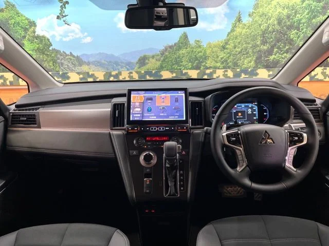 Mitsubishi DELICA D:5 4WD P photo 2
