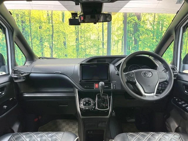 Toyota VOXY ZS　煌2 photo 2