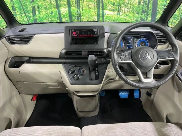 Mitsubishi eK SPACE M photo 2