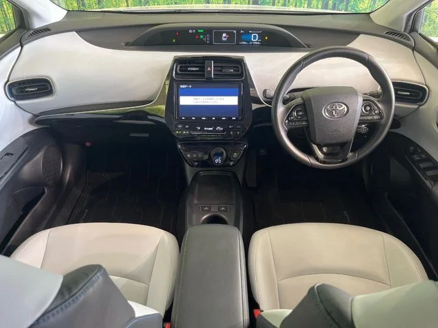 Toyota PRIUS S　ツーリングセレクション photo 2