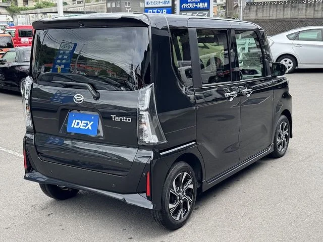 Daihatsu TANTO CUSTOM X photo 4