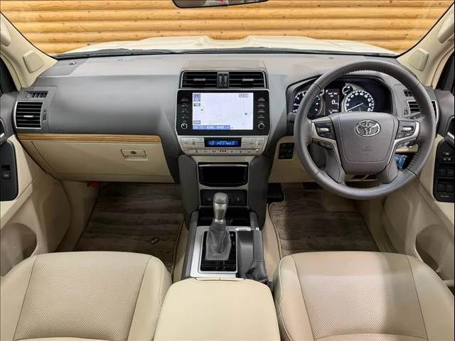 Toyota LANDCRUISER PRADO TX　Lパッケ　マットブラックEd photo 2