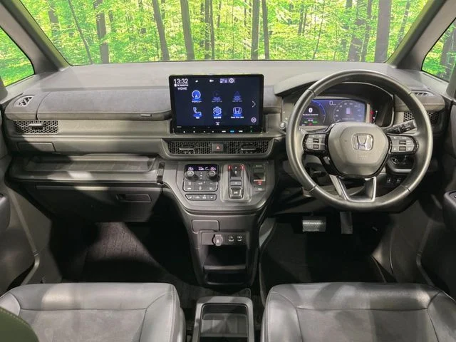 Honda STEPWAGON e:HEV SPADA プレミアムライン photo 2