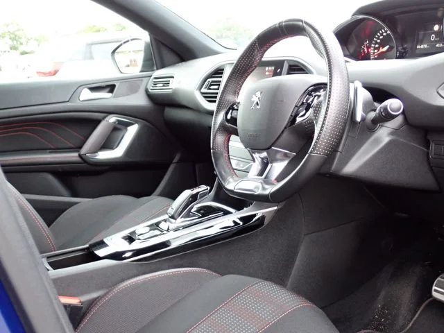 Peugeot PEUGEOT 308 GTライン　ブルーHDi photo 2
