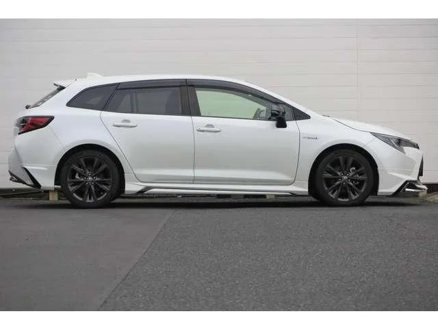 Toyota COROLLA TOURING HYBRID W×B photo 4
