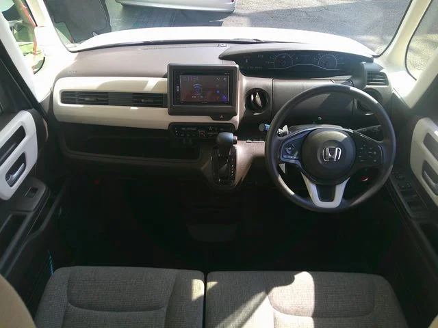 Honda N BOX 4WD L photo 2