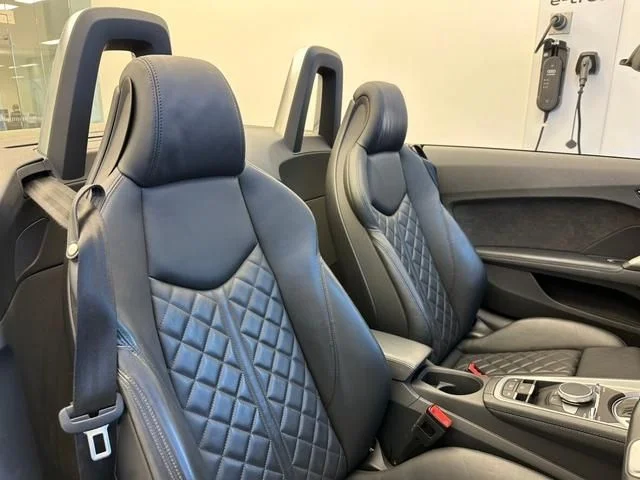 Audi AUDI TT ROADSTAR 45　TFSI　クワトロ photo 4