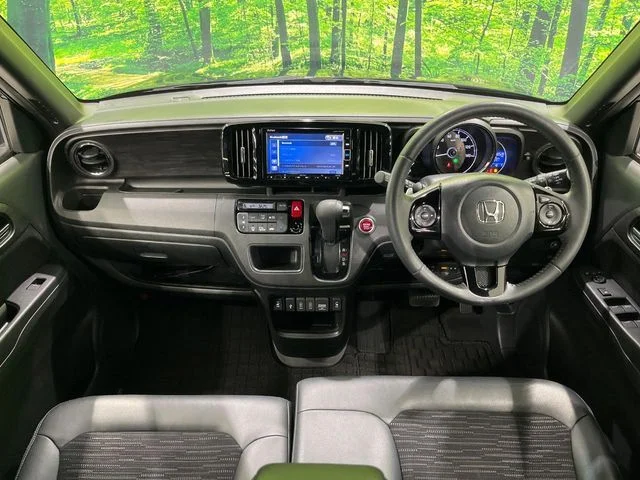 Honda N-ONE 4WD プレミアム　ツアラー photo 2