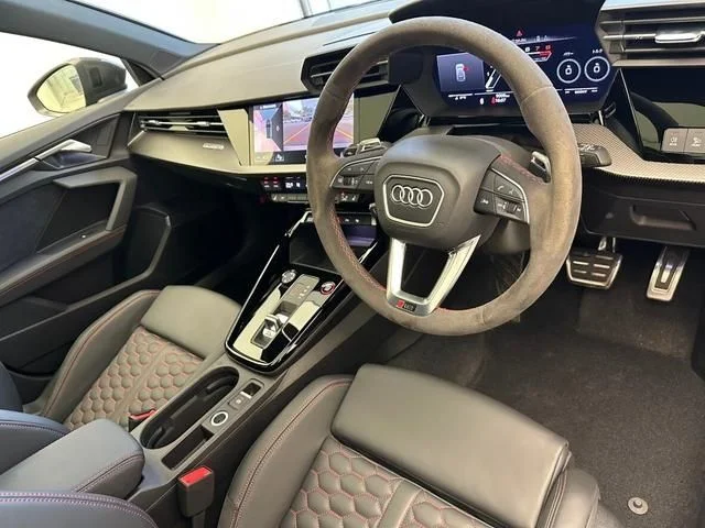 Audi AUDI RS3 SPORTBACK ベースグレード photo 2