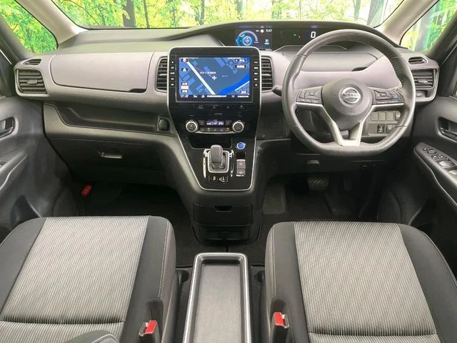 Nissan SERENA WG e−POWER　ハイウェイスター　V photo 2