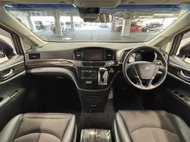 Nissan ELGRAND 250ハイウェイスターS photo 2