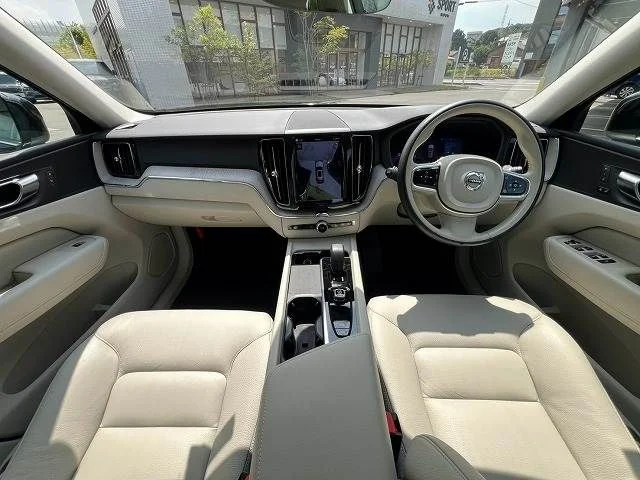 Volvo VOLVO XC60 プラス　B5 photo 2