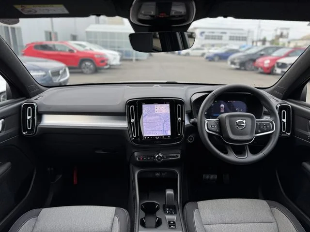 Volvo VOLVO XC40 プラス　B4　AWD photo 2