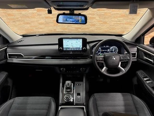 Mitsubishi OUTLANDER PHEV G photo 2