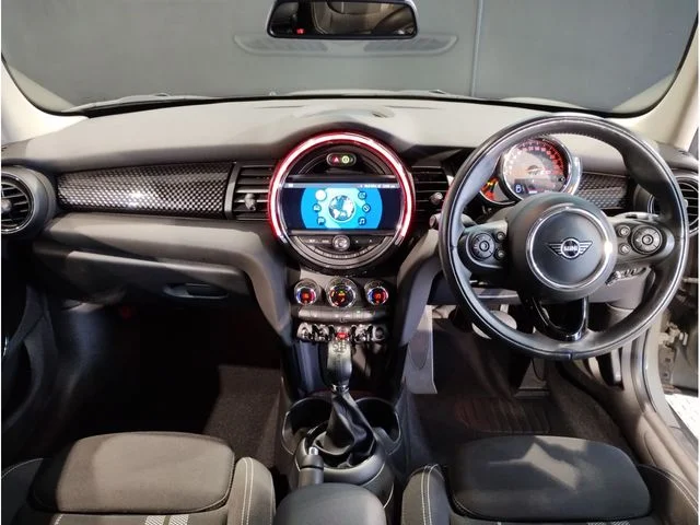Bmw MINI COOPER SD 5DOOR ベースグレード photo 2