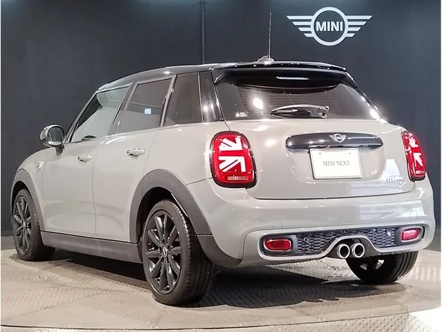 Bmw MINI COOPER SD 5DOOR ベースグレード photo 3