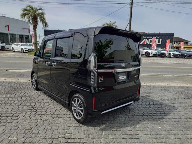 Honda N BOX CUSTOM L photo 3