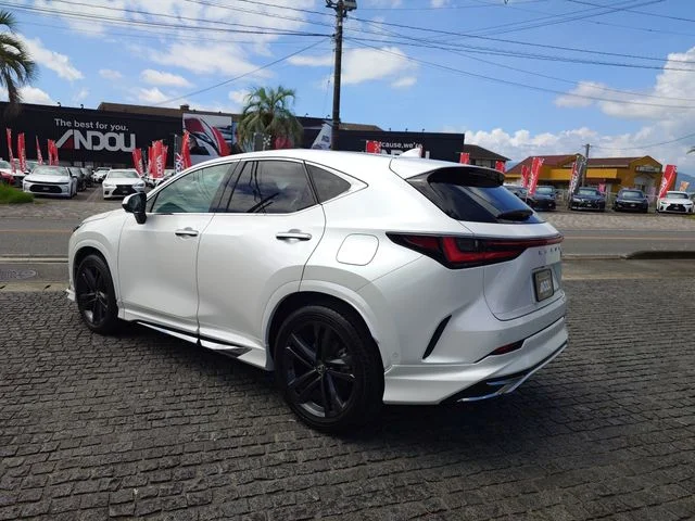 Toyota LEXUS NX350h バージョンL photo 4