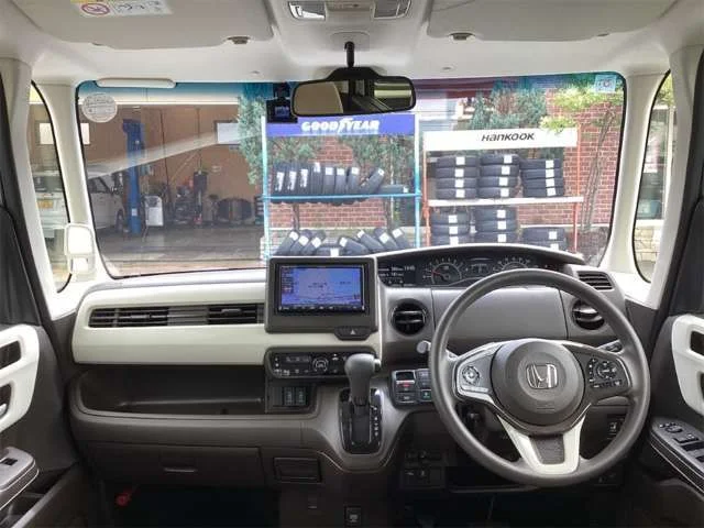 Honda N BOX L photo 2