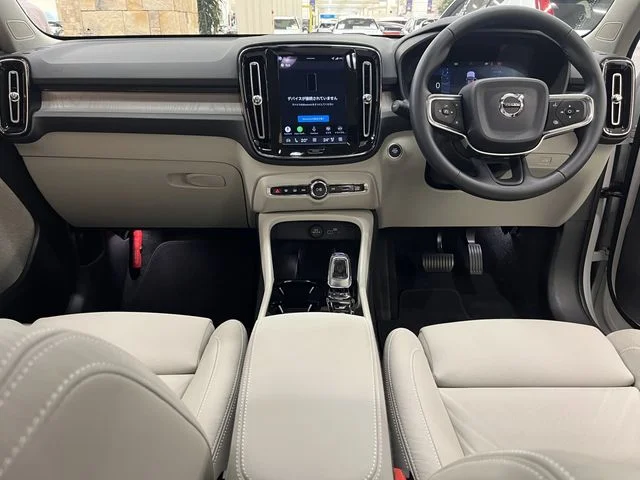 Volvo VOLVO XC40 B3 photo 2