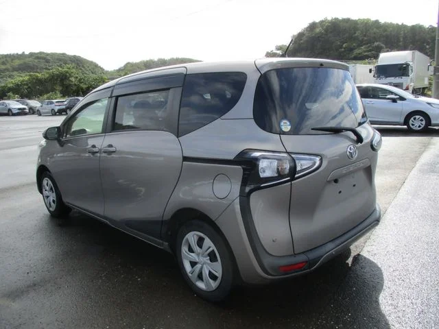 Toyota SIENTA ファンベース　X photo 3