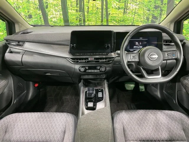 Nissan AURA G photo 2