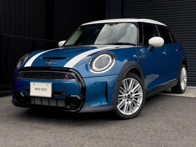 Bmw MINI COOPER SD 5DOOR ベースグレード photo 2