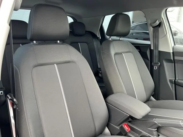 Audi AUDI A1 SPORTBACK 25　TFSI　アドバンスド photo 4