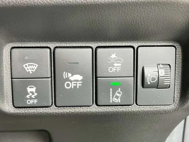 Honda SHUTTLE HYBRID 4WD ホンダセンシング photo 3