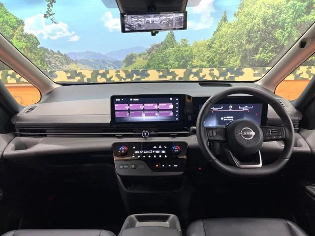 Nissan SERENA WG e−POWER　ルキシオン photo 2
