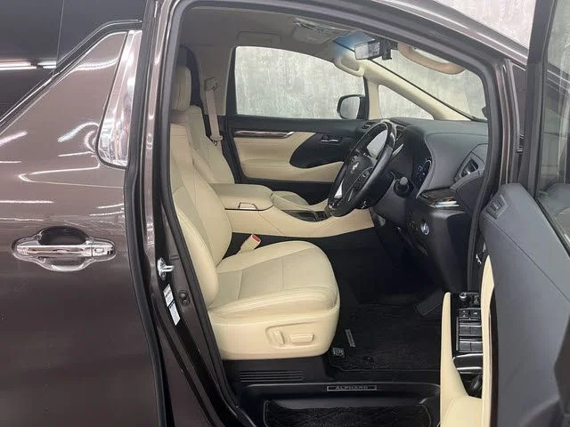 Toyota ALPHARD hybrid 4WD G−Fパッケージ photo 4