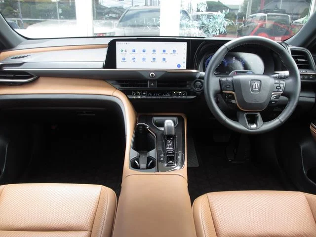 Toyota CROWN SPORT Z photo 2