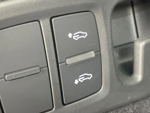 Audi AUDI Q7 アーバンブラック photo 4