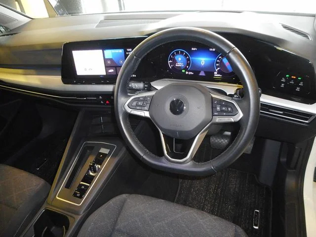 Volkswagen VOLKSWAGEN GOLF eTSI　アクティブ photo 2
