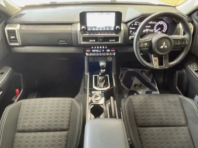 Mitsubishi TRITON GLS photo 2
