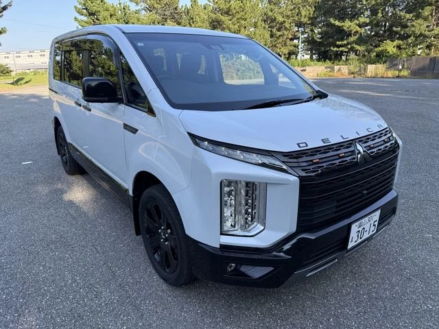 Mitsubishi DELICA D:5 4WD シャモニー 2025