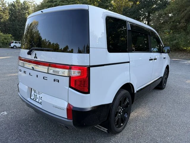 Mitsubishi DELICA D:5 4WD シャモニー photo 3