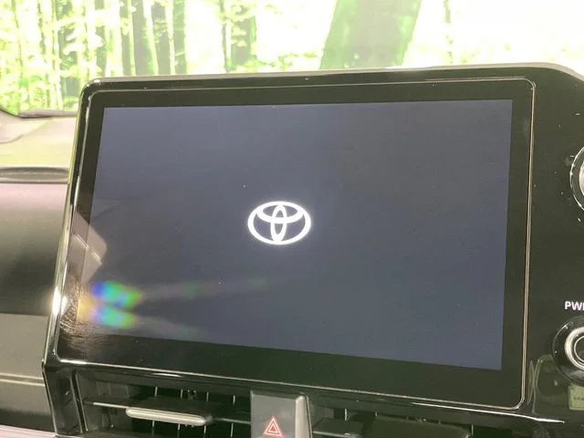 Toyota VOXY HYBRID S−Z photo 3