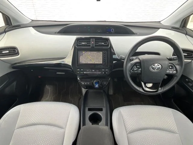 Toyota PRIUS S photo 2