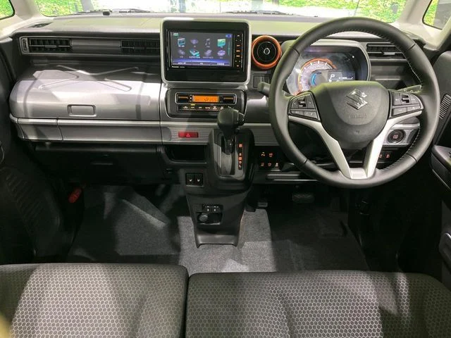 Suzuki Spacia GEAR ハイブリッドXZ photo 2