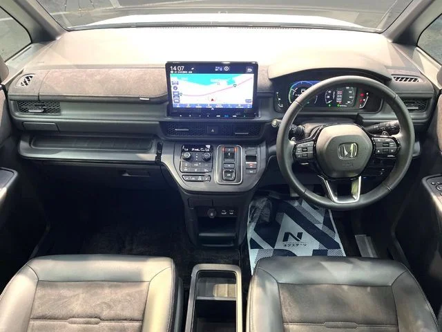 Honda STEPWAGON e:HEV SPADA プレミアムライン photo 2