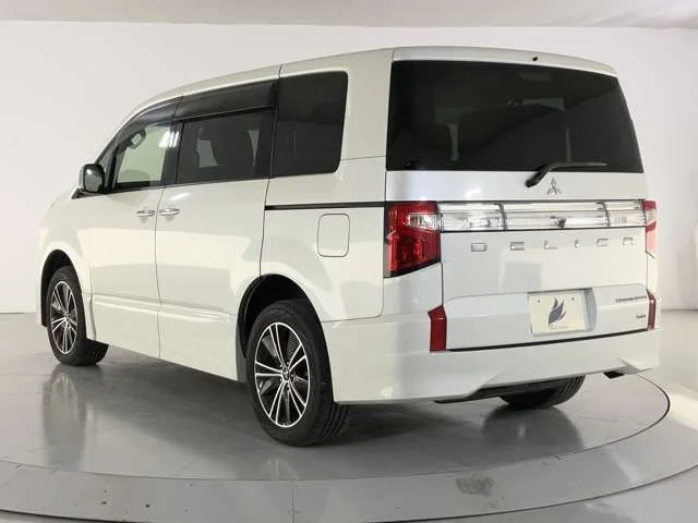 Mitsubishi DELICA D:5 4WD アーバンギア　G　パワーパッケージ photo 4