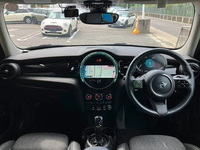 Bmw MINI COOPER 5DOOR ベースグレード photo 2